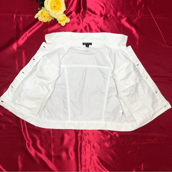 Versona White Denim Vest - Picture 6 of 9